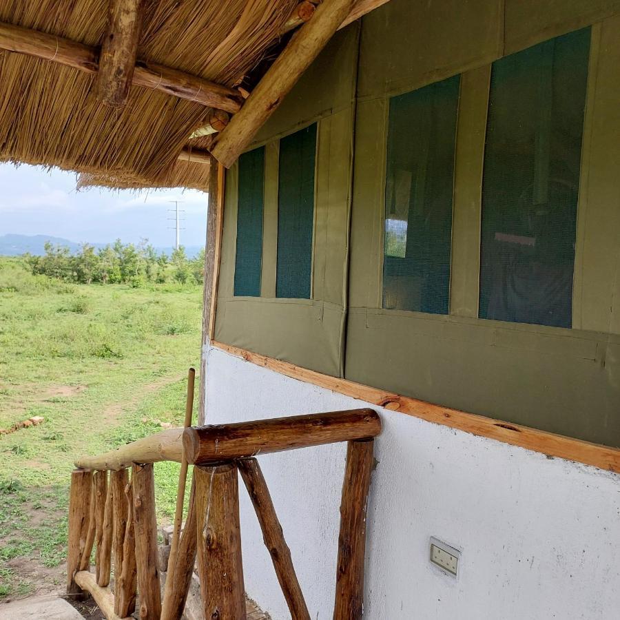 Songbird Safari Lodge & Campsite Katunguru Kültér fotó